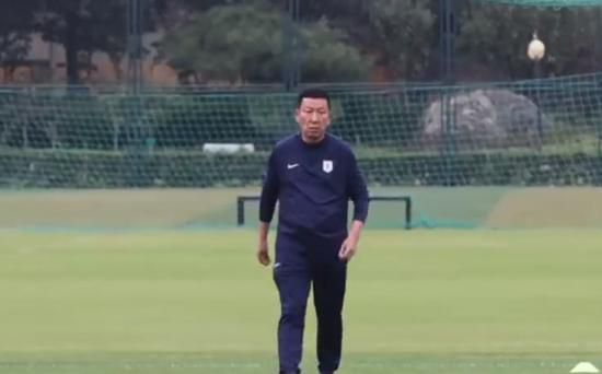 推荐：墨尔本胜利巴西甲前瞻：弗拉门戈 VS 巴甘蒂诺时间：2023-11-24 08：30弗拉门戈近期状态尚可，已经连续3场比赛保持不败，球队上轮联赛主场对阵弗鲁米嫩塞，控球率41%，11次射门7次射正，凭借德阿拉斯凯塔的进球，最终以1-1与对方握手言和，但不幸的是，主力前锋巴尔博萨身染红牌，本场比赛将遭遇禁赛。